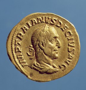 Aureus (voorzijde) van Trajanus Decius (249-251) gedrapeerd, met een lauwerkrans